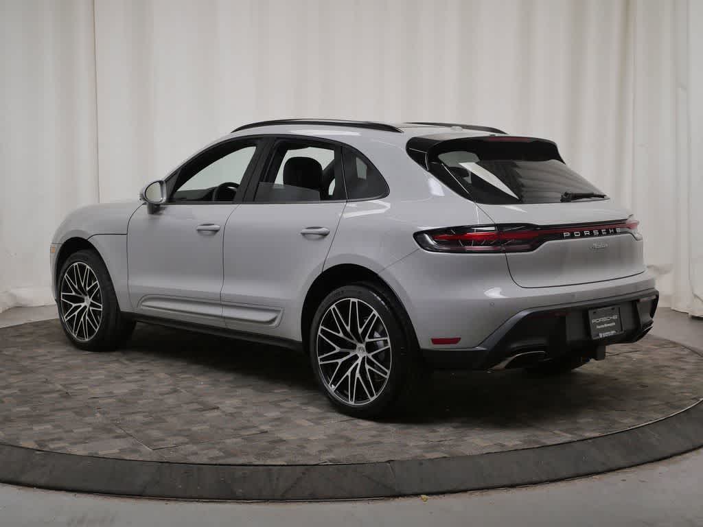 Thumbnail: 2026 Porsche Macan - 3