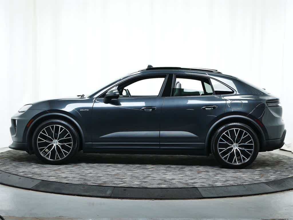 2024 Porsche Macan T 2