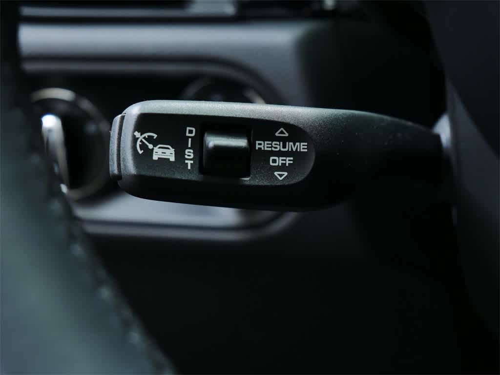 Thumbnail: 2025 Porsche Macan - 19