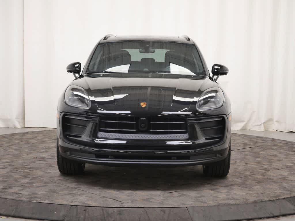 Thumbnail: 2026 Porsche Macan - 10
