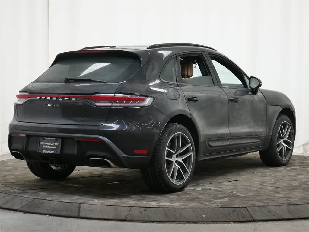Thumbnail: 2025 Porsche Macan - 7
