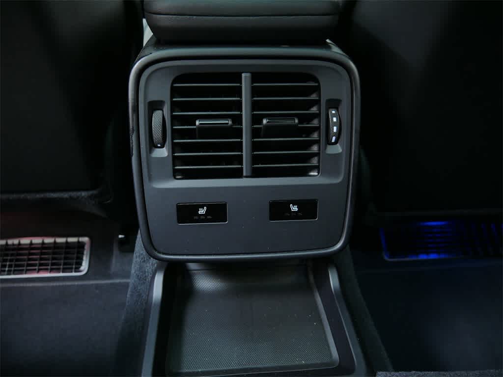 Thumbnail: 2025 Porsche Taycan - 15