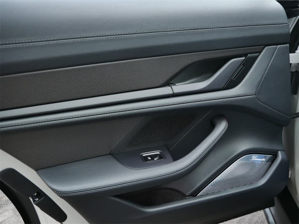 Thumbnail: 2026 Porsche Taycan - 15