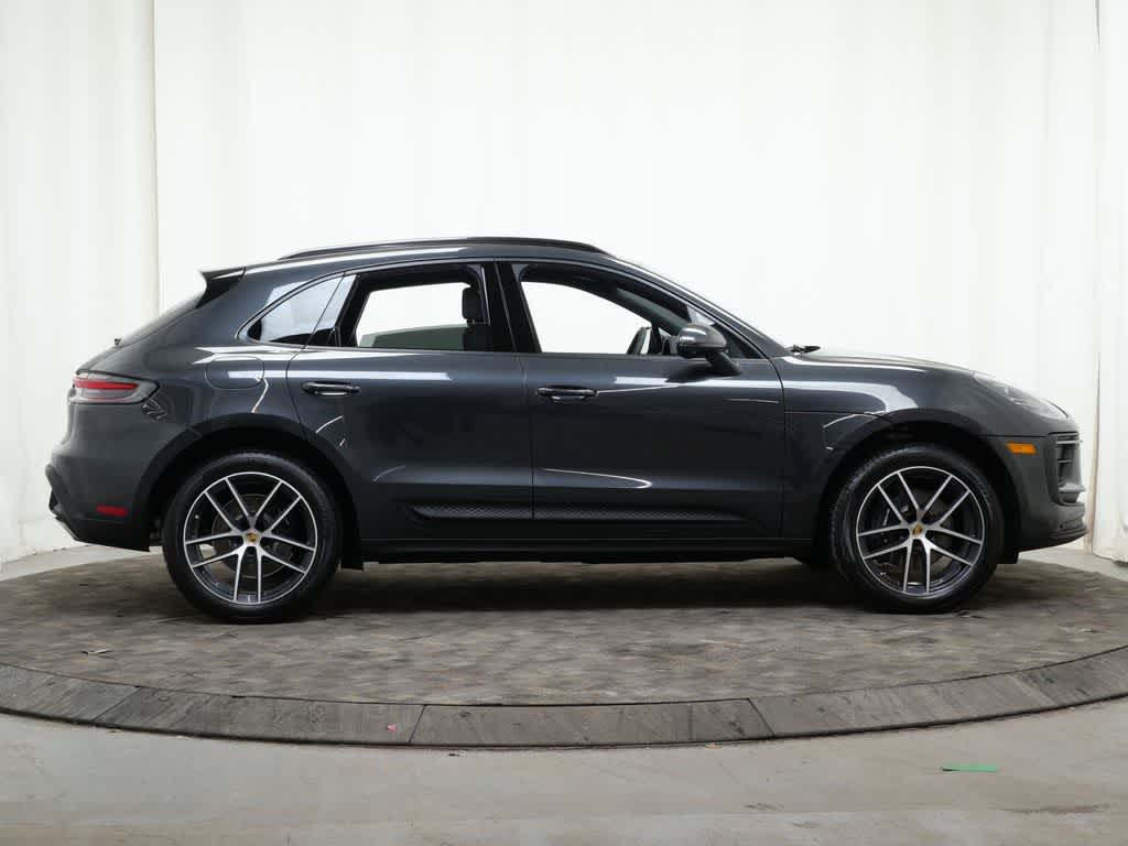 Thumbnail: 2026 Porsche Macan - 8