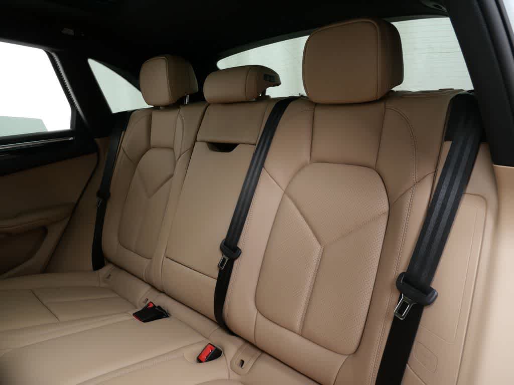 Thumbnail: 2026 Porsche Macan - 14