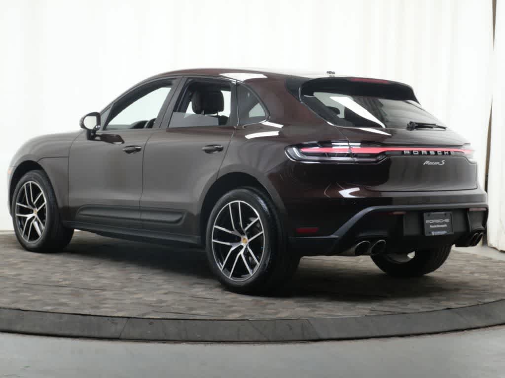 Thumbnail: 2022 Porsche Macan - 3