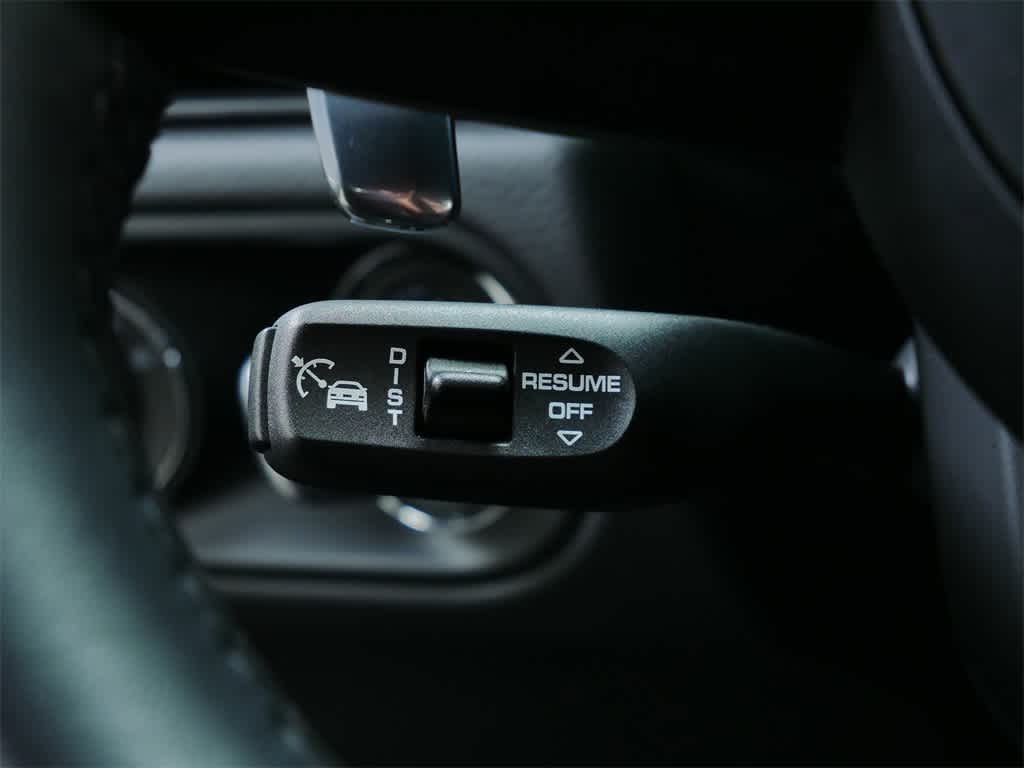 2025 Porsche Macan  18