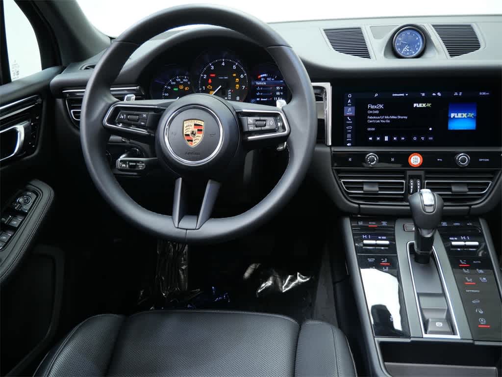 Thumbnail: 2025 Porsche Macan - 16