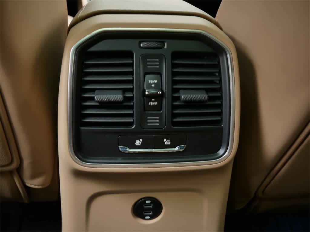 Thumbnail: 2025 Porsche Macan - 15