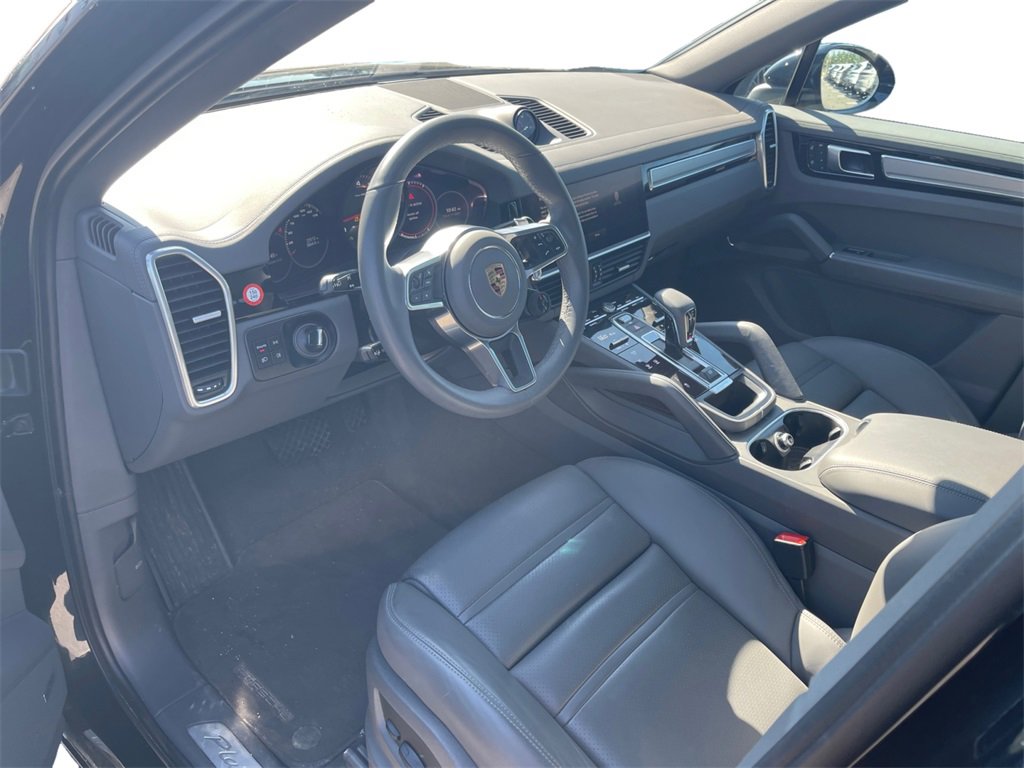 2023 Porsche Cayenne Platinum Edition photo 4