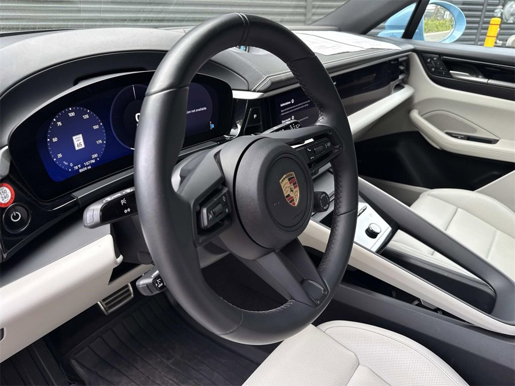 2024 Porsche Macan Electric 4 photo 4