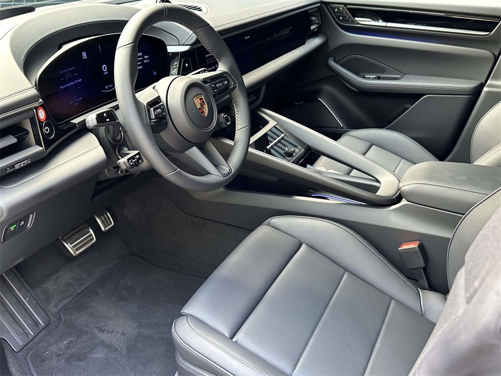 2025 Porsche Macan Electric photo 4