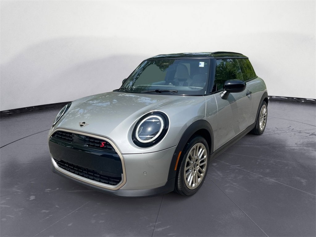 2025 MINI Hardtop 2 Door S's photo