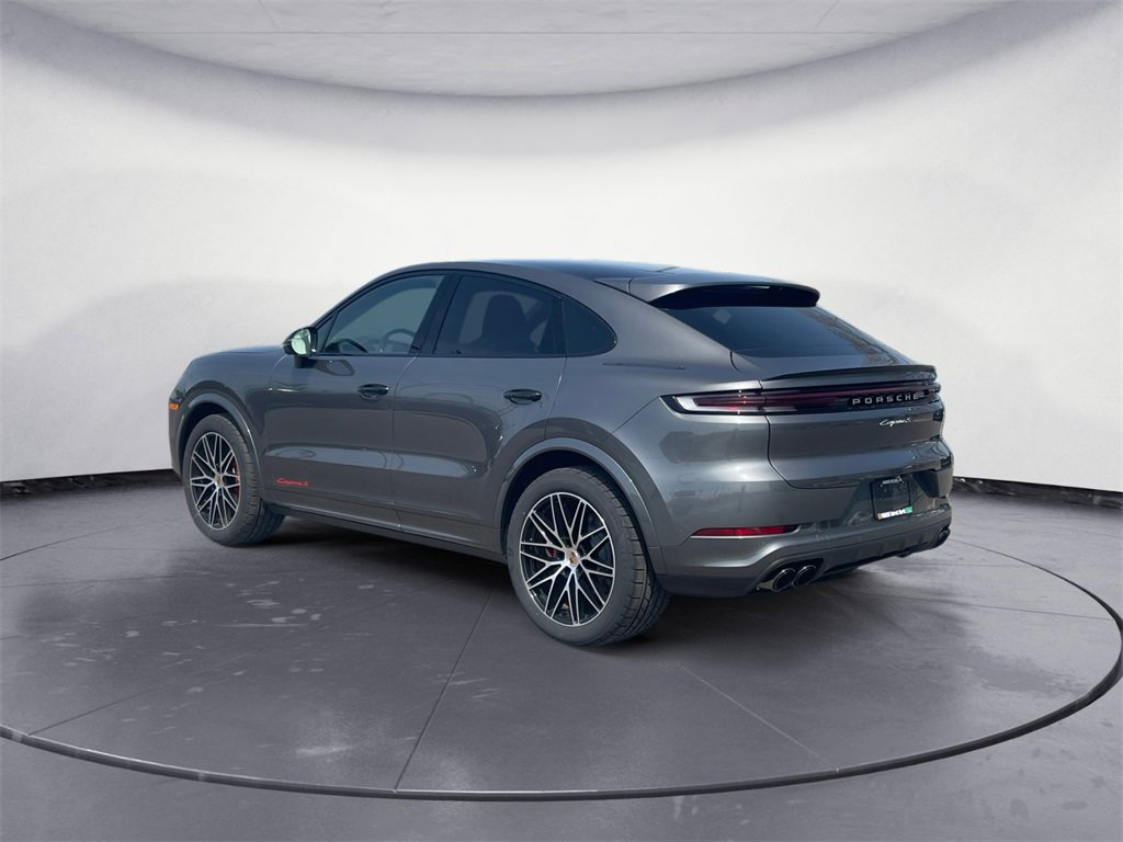 2025 Porsche Cayenne Coupe S photo 3
