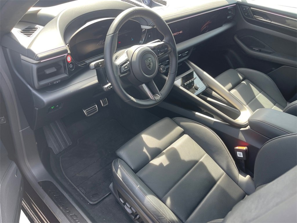 2024 Porsche Macan Electric Turbo photo 4