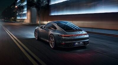 2022-Porsche-911-Carrera-gal3