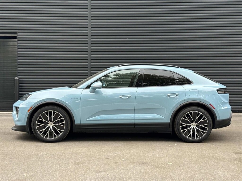 2024 Porsche Macan Electric 4 photo 2