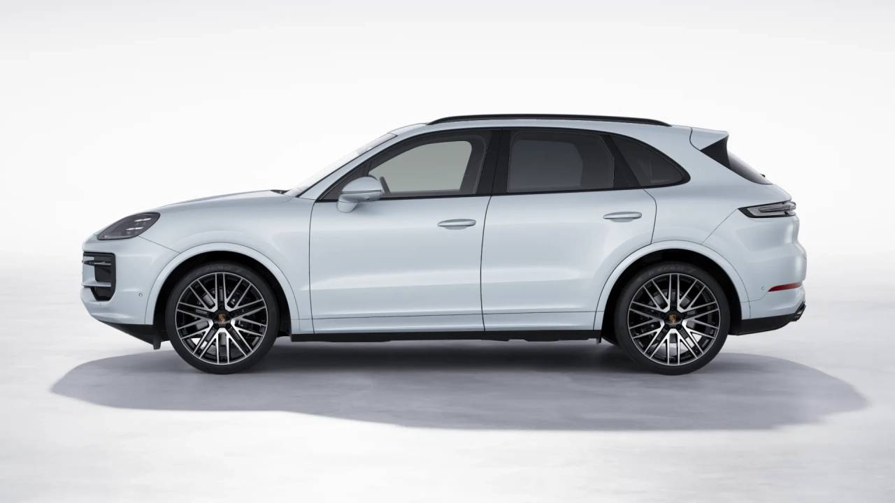 2026 Porsche Cayenne photo 2