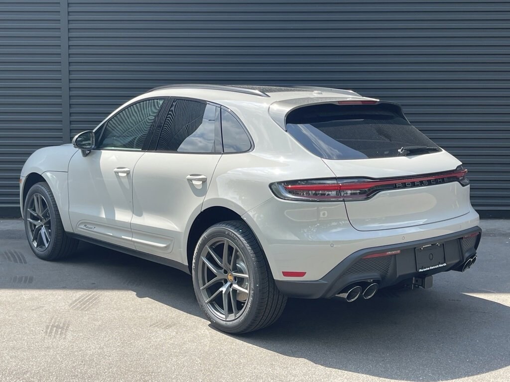 2025 Porsche Macan T photo 3