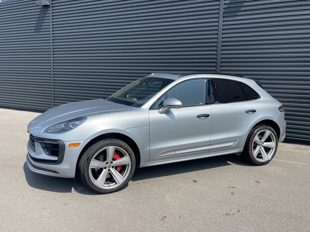 2023 Porsche Macan S photo 2