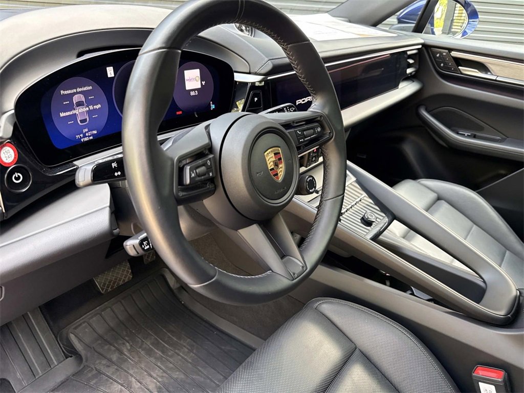 2024 Porsche Macan Electric 4 photo 4