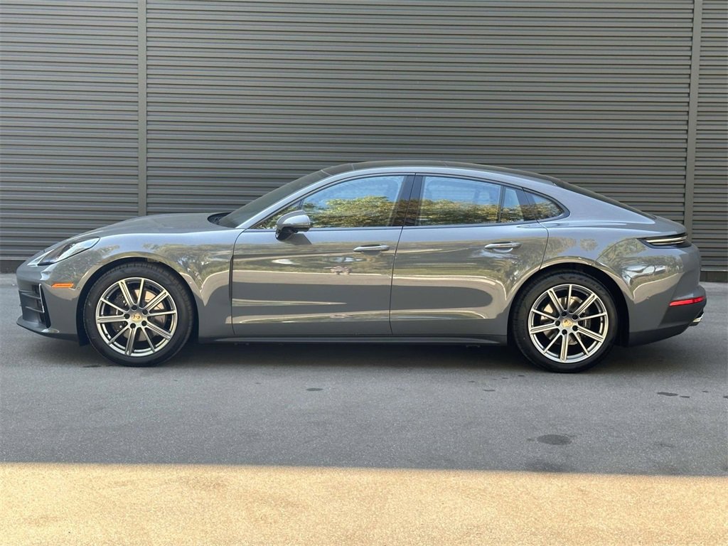 2025 Porsche Panamera Turbo photo 2