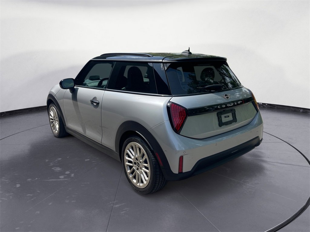 2025 Mini Cooper 2 Door Hardtop Signature photo 3