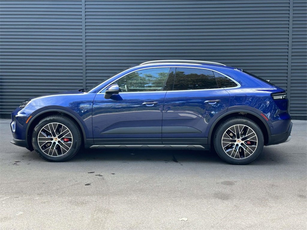 2025 Porsche Macan Electric photo 2