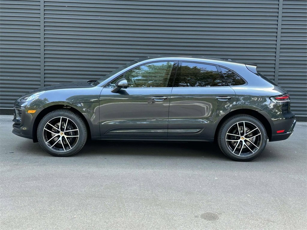 2026 Porsche Macan T photo 2
