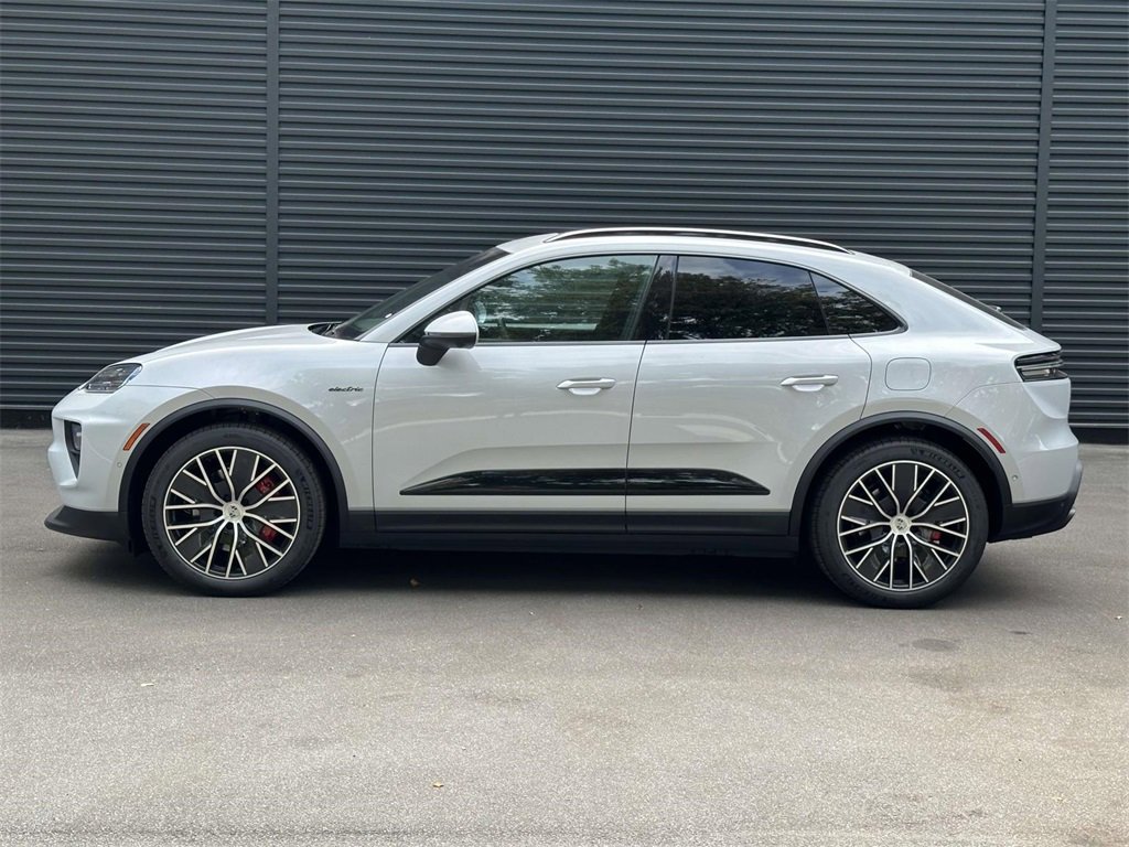 2025 Porsche Macan Electric photo 2