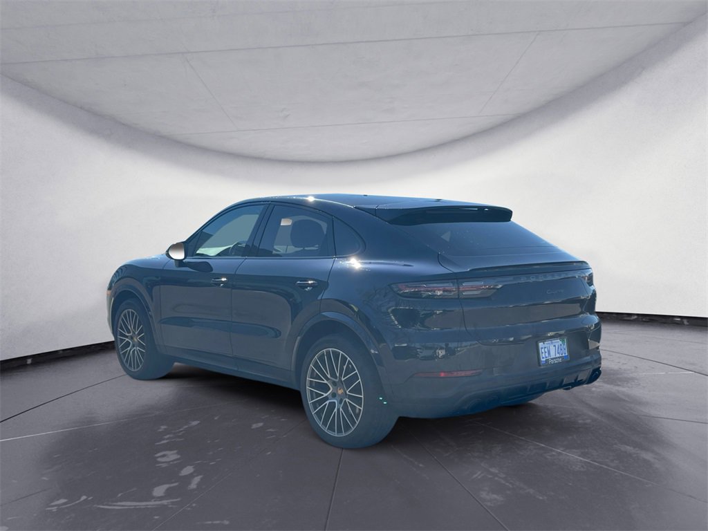 2023 Porsche Cayenne Platinum Edition photo 3