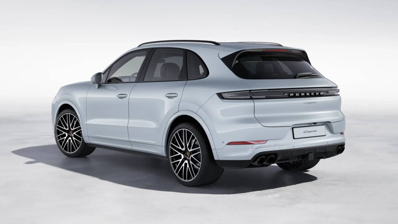 2026 Porsche Cayenne photo 3