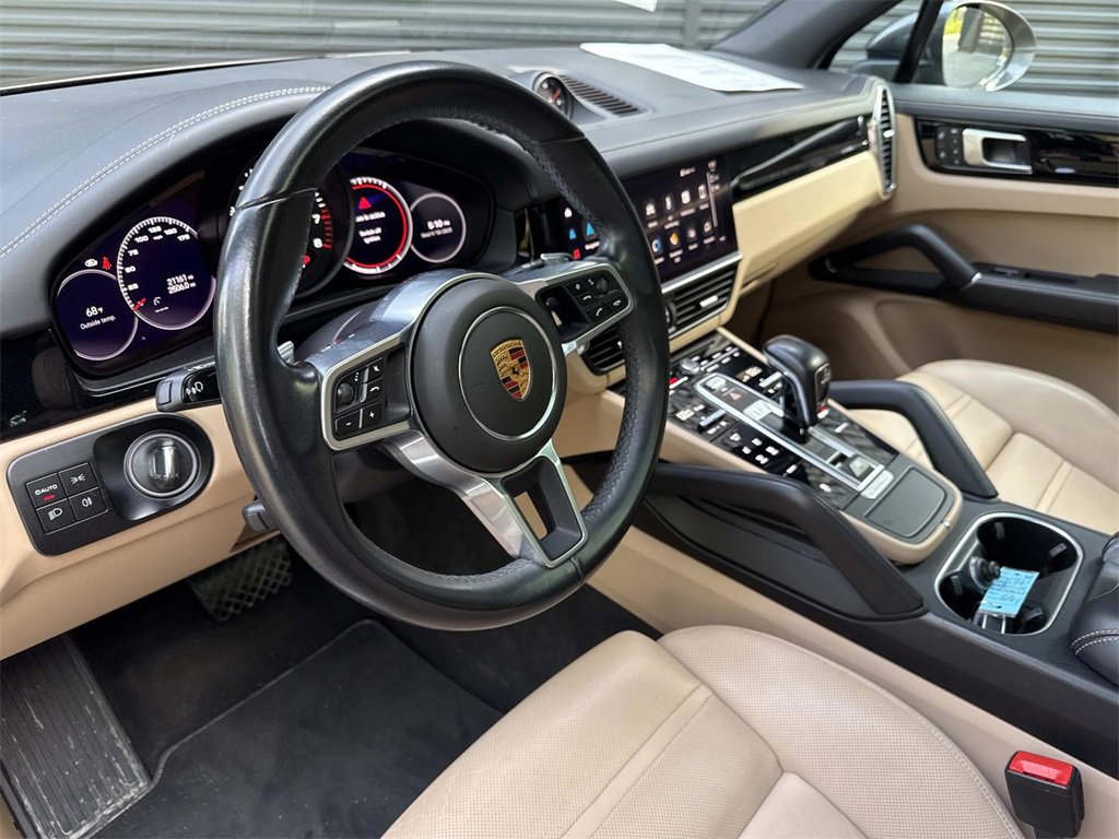 2022 Porsche Cayenne Base photo 4