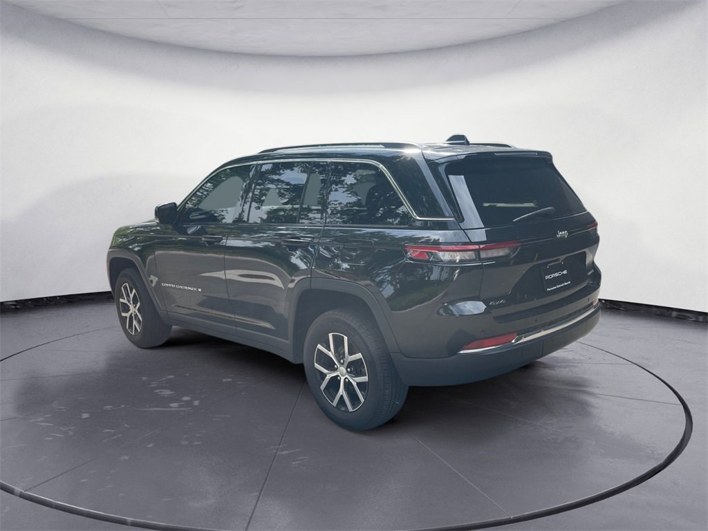 2024 Jeep Grand Cherokee Limited photo 3