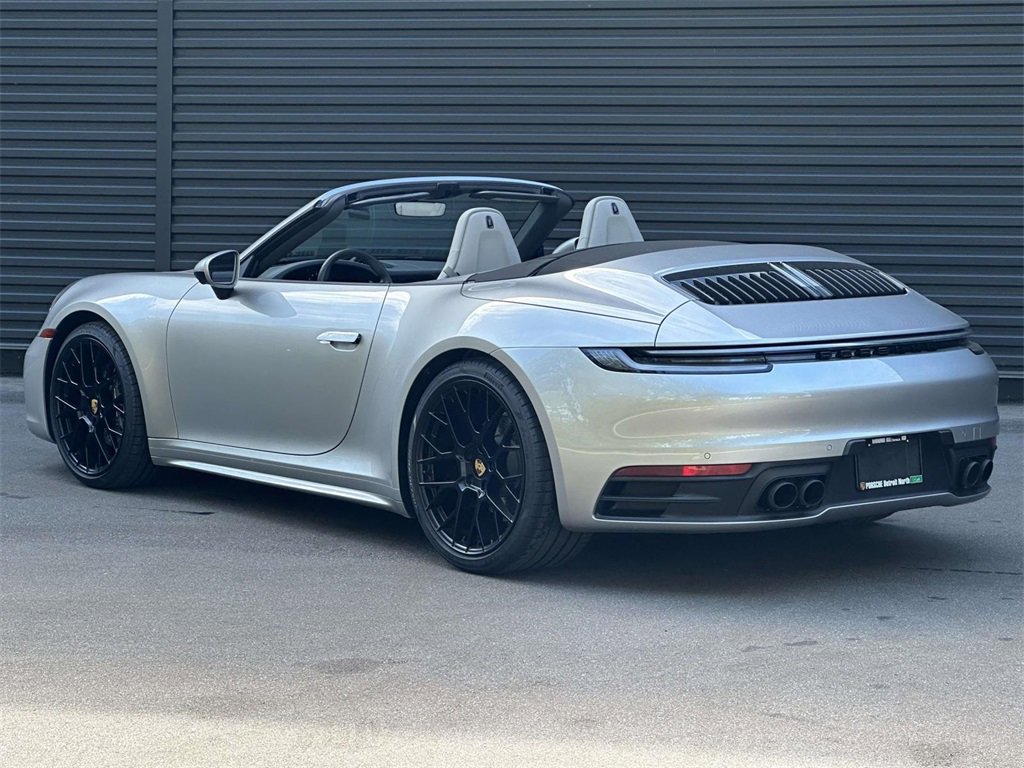 2024 Porsche 911 Cabriolet photo 3
