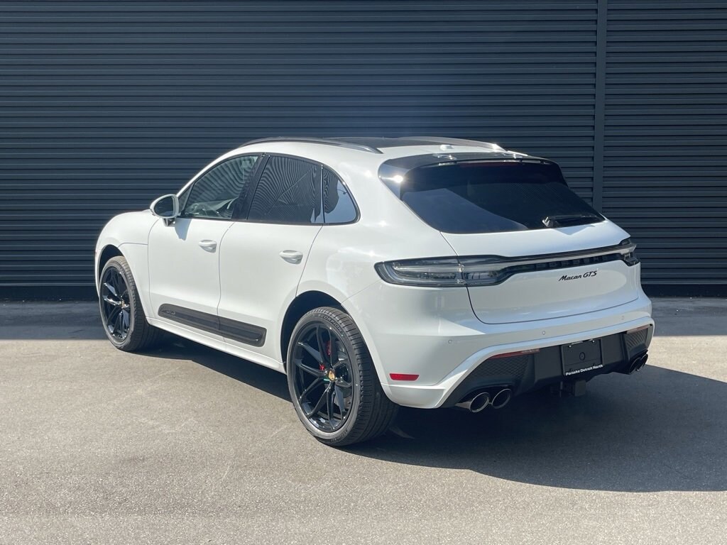 2025 Porsche Macan GTS photo 3