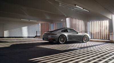 2022-Porsche-911-Carrera-gal2