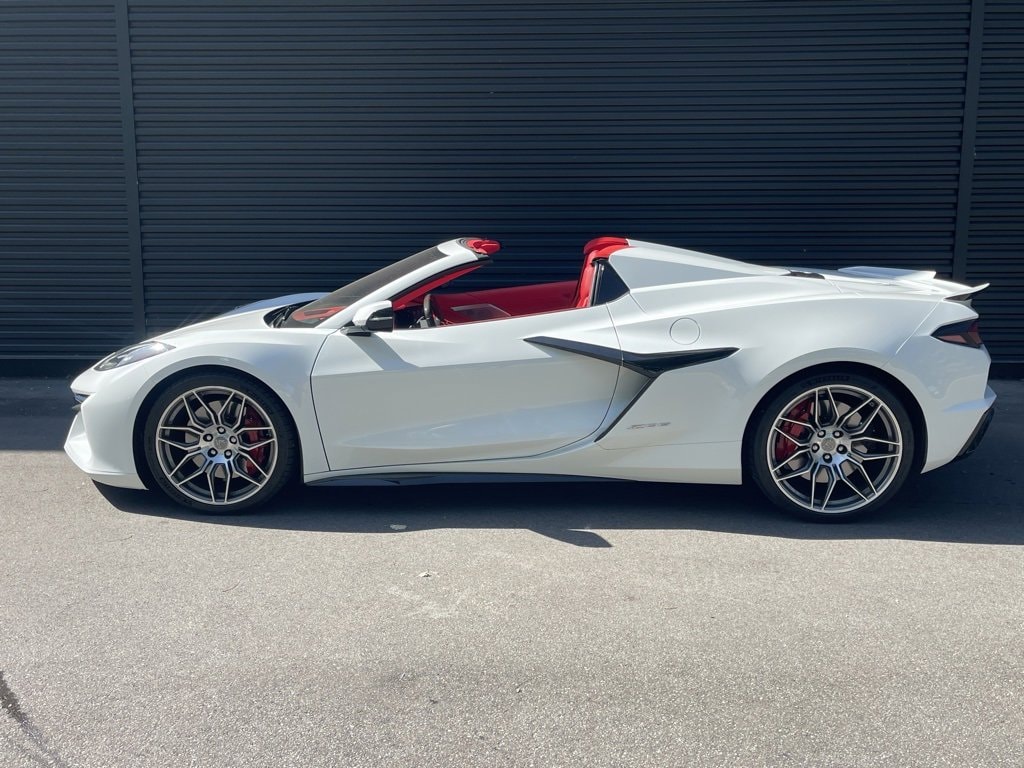 Used 2023 Chevrolet Corvette 3LZ with VIN 1G1YF3D31P5600278 for sale in Shelby Township, MI