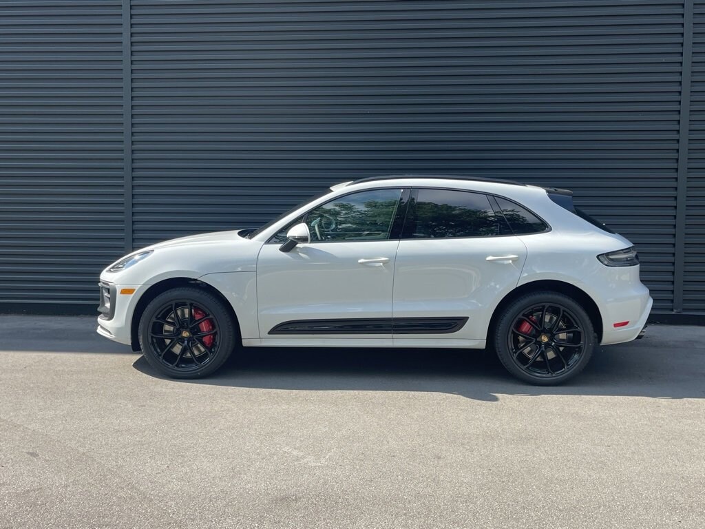 2025 Porsche Macan GTS photo 2