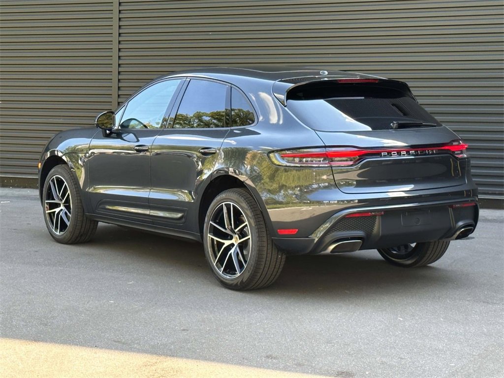 2026 Porsche Macan T photo 3