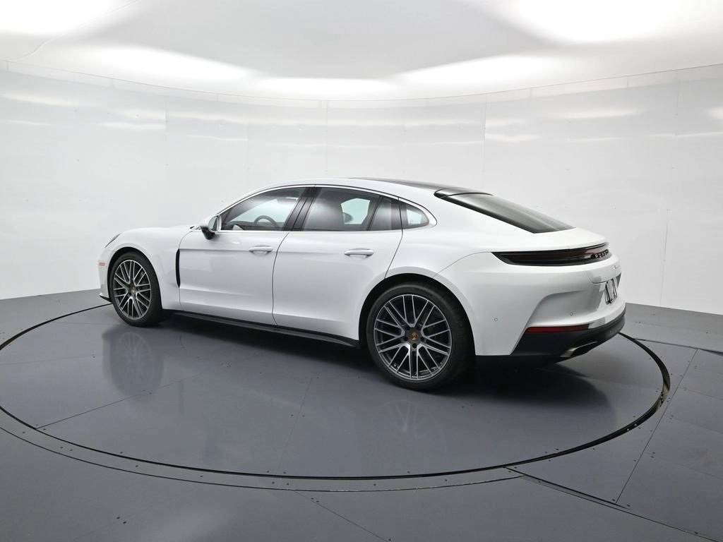 2025 Porsche Panamera 4 photo 3