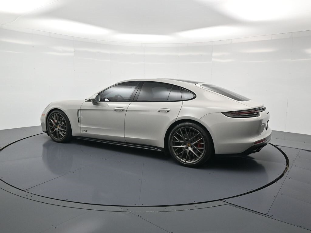 2020 Porsche Panamera GTS photo 3