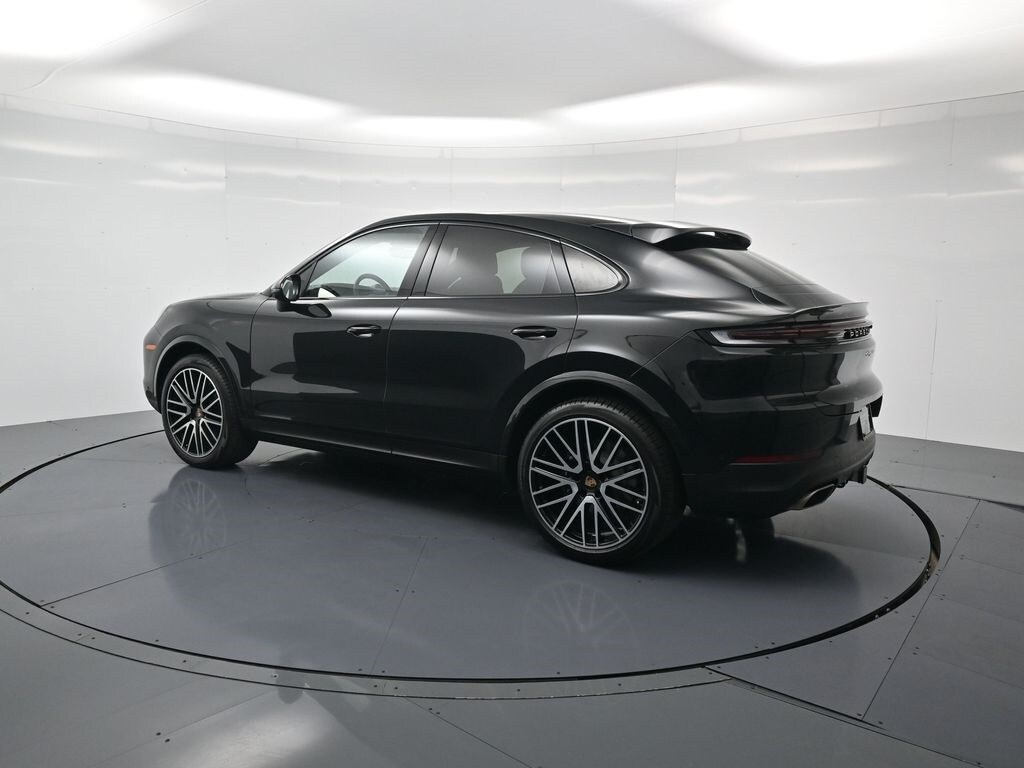 2025 Porsche Cayenne Coupe photo 3