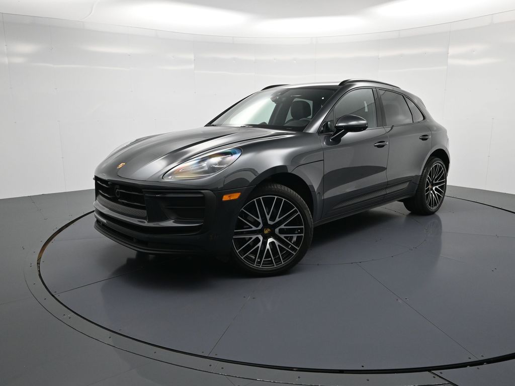 2026 Porsche Macan Base