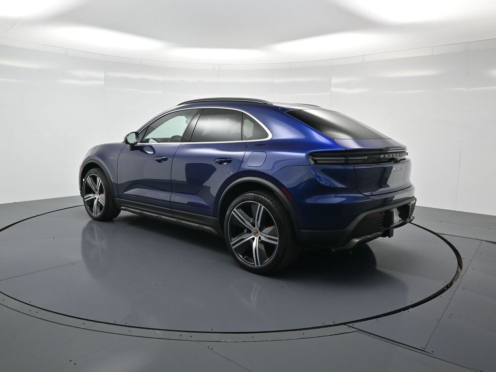 2025 Porsche Macan Electric photo 3