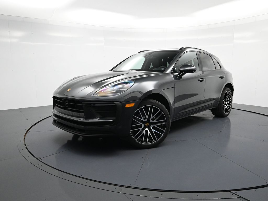 2026 Porsche Macan Base