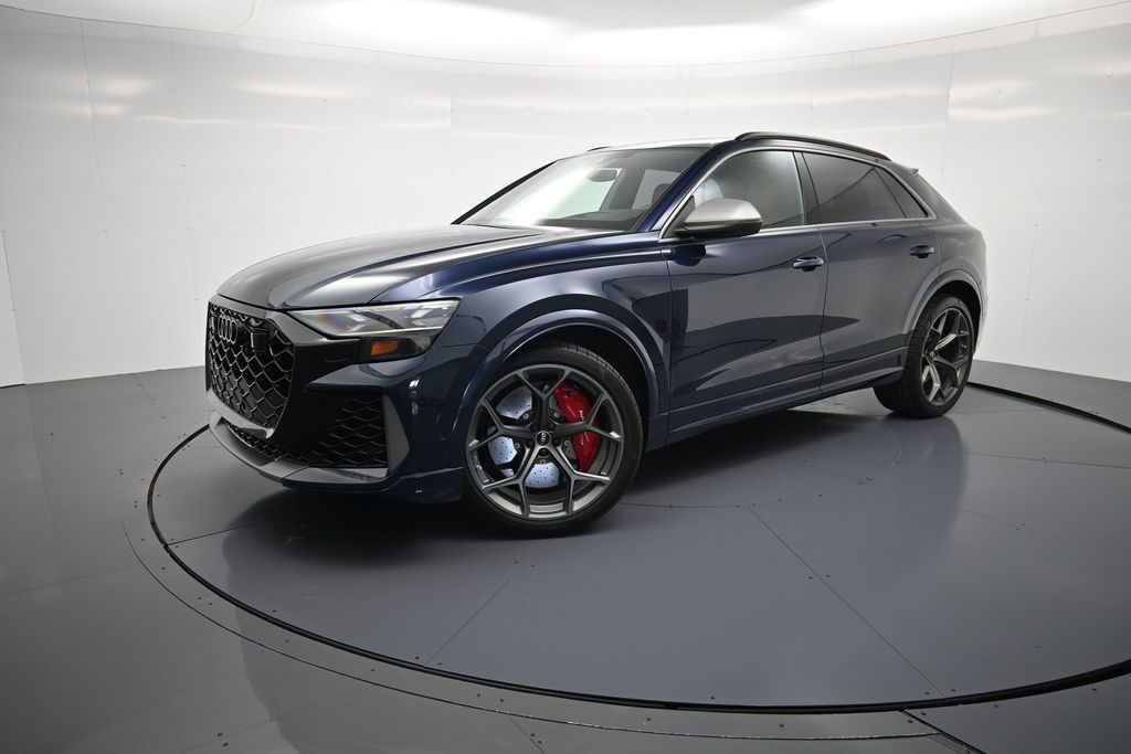 2025 Audi RS Q8 -'s photo