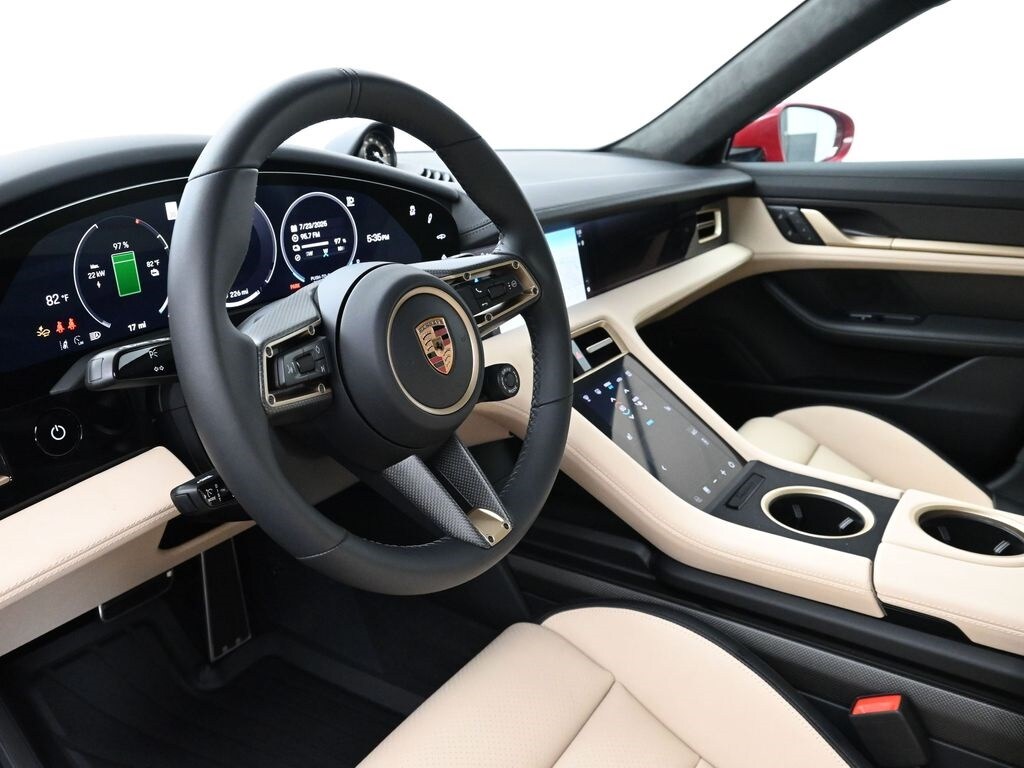 2025 Porsche Taycan GTS photo 4
