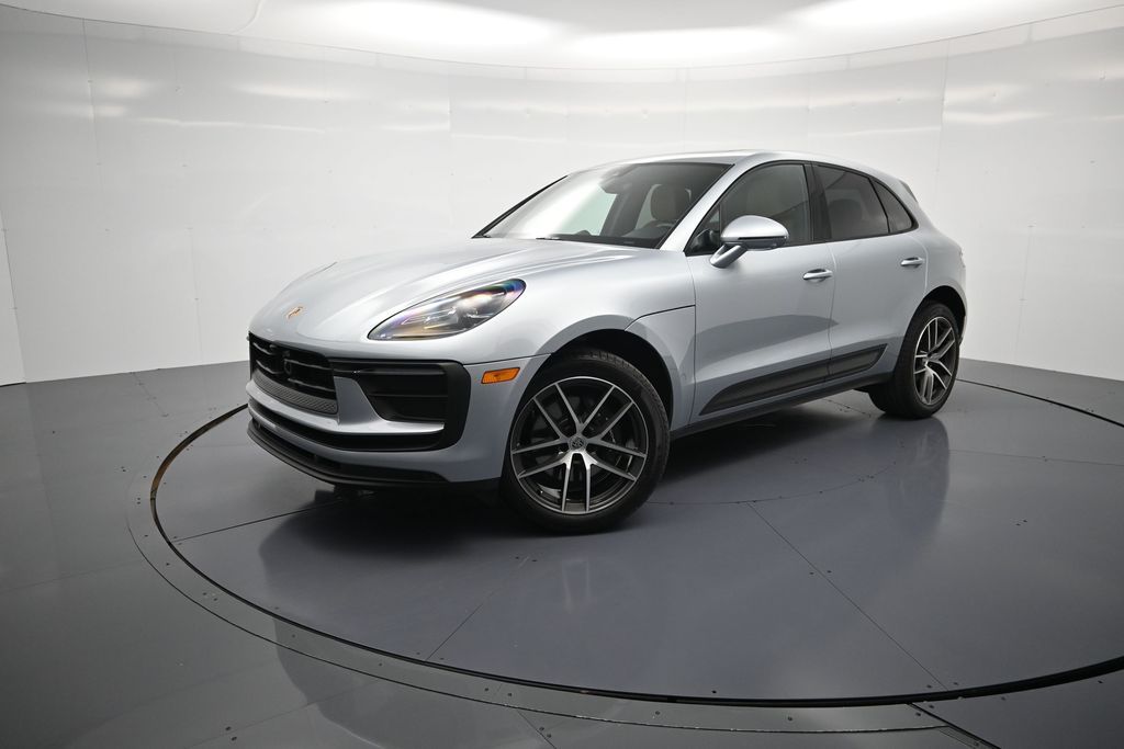 2026 Porsche Macan -'s photo