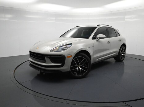 2022 Porsche Macan SUV